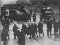 British troops outside Mountjoy Jail.(JOSEPH CASHMAN)