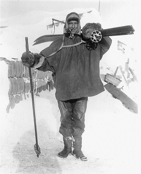 Crean prepares for the trek to the South Pole with Captain Scott in 1911. (Scott Polar Research Institute, Cambridge)