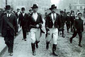 National Foresters returning from the funeral of those shot dead by British troops at Bachelor’s Walk, Dublin, in July 1914. Their ‘Robert Emmet uniform’—green, lots of brocade, peacock-feathered hat—was endlessly sent up by Seán O’Casey in the 1920s but was prevalent in the plays and melodramas of the nineteenth century as the quintessence of Irish masculinity. (Hulton Getty Picture Collection)