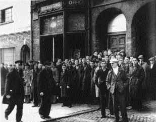 Central Recruiting Office, Clifton Street, Belfast-some sources suggest that up to 200 Southern Irish citizens were enlisting in Belfast per week. (Belfast Telegraph)