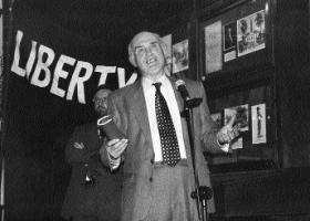 A.T.Q. Stewart at the opening of the Linen Hall Library’s exhibition, ‘The United Irishmen and the Government of Ireland, 1791-1801’, Belfast, 18 March 1998. (Liz Curtis)