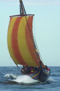 Replica Viking warship Sea Stallion from Glendalough ‘returning’ to Dublin in August 2007. Its popularity as a media item and visitor attraction reflected a more benign perception of the Vikings as swashbuckling adventurers, craftsmen and traders who launched an early medieval version of the ‘Celtic Tiger’ economy. (Vikingeskibsmuseet, Roskilde)