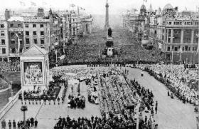 Mass is celebrated on O’Connell Bridge, Dublin