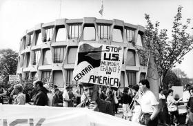 At the time of President Ronald Reagan’s visit to Ireland in June 1984, the extent and depth of Irish people’s revulsion at what the US was doing and supporting in Central America turned the visit into a public relations disaster for the White House as huge and popular protests contrasted with the paucity of numbers turning out to welcome the US President. (An Phoblacht)