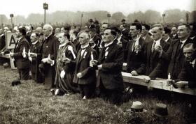 Members of the Dáil and Senate at the Eucharistic Congress, 1932—such images reinforced Protestant/unionist perceptions of a southern state dominated by the Roman Catholic Church. (Central Press)