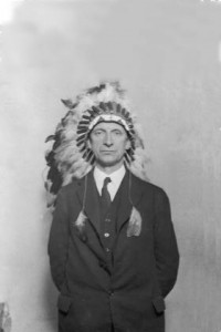 Éamon de Valera in Wisconsin, 18 October 1919, where he was made chief of the Chippewa tribe. The ‘Long Fella’ gets the longest entry (14,000 words), by Ronan Fanning. (UCD Archives)