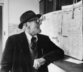 ‘Cuddy’ Chanders checks the form in a betting office in Duke Street, Athy, in 1974; he was so called after Jack MacCuddy, a character in his party piece, a recitation called ‘Happy School Days’—or alternatively for his ‘canny’ play for Kildare in the 1935 All-Ireland football final. (John Minihan)