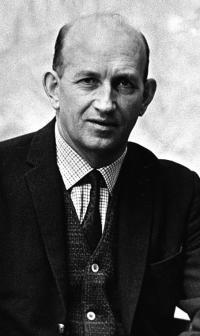 Appointed to head the RUC in Derry in June 1970, RUC Chief Superintendent Frank Lagan (above) built extensive links with a wide range of forces in the Catholic community in Derry, including Official Republicans. Opposed to the intensification of repression in 1971, he was the key advocate within the security forces of a policy of restraint in Derry. He initially proposed that the civil rights march be allowed to proceed unhindered to its destination and made intensive efforts to avert confrontation on the day. (Victor Patterson)