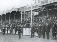 ‘I am not here for a mere game of bluff’—Carson addressing a parade of Ulster Volunteers in July 1913.