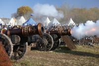 King Charles VIII of France had an extensive artillery train to batter down the Italians’ medieval-style fortifications but it was not much use in the open field, as depicted in one farcical battle-scene. It took another 130 years of technical innovation and Gustavus Adolphus’s tactical genius to make cannon into an effective battlefield weapon. (All images: Sky Atlantic)