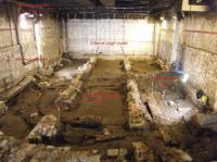 The building in the course of excavation. Archaeologist Linzi Simpson discovered the floor plan of the original 1662 theatre and also of the rebuilt theatre dating from 1735. Note the horseshoe-shaped auditorium consisting of stalls and tiers of galleries and boxes. (Linzi Simpson)