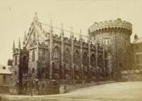 Dublin Castle and one of the pikes inscribed ‘left behind by rebels in No.5 Upper Castle Yard 1916, Dublin'. (National Museum of Ireland)