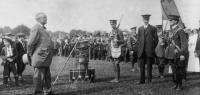 John Redmond addressing Irish Volunteers. That there was no civil war in Ireland was largely due to his crucial intervention, just after Foreign Secretary Sir Edward Grey’s speech to the House of Commons on 3 August, when he declared that the Irish Volunteers would stand shoulder to shoulder with the Ulster Volunteers to defend Ireland against a foreign invasion—in other words, a German invasion. (George Morrison)