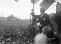 John Redmond addressing the ‘monster meeting’ in support of the Home Rule bill on Sackville (O’Connell) Street on 31 March 1912. Eoin MacNeill and Patrick Pearse also spoke. (National Library of Ireland)