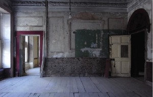 The stair hall room at first-floor level. The decades of neglect have had the paradoxical consequence of preserving its character as a tenement building. (C. Duggan/Dublin City Council) 