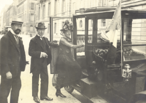 Paris, May 1919—Seán T. O’Kelly (centre) with Mr and Mrs Charles Gavan Duffy on the way to a meeting with Georges Clemenceau. O’Kelly regularly entertained other disaffected diplomats, including representatives from D’Annunzio’s city-state, who had gathered in the French capital.