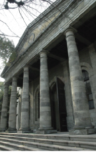 Above: The façade of Irish architect Thomas Waters’s Imperial Japanese Mint in Osaka bears a striking resemblance to the east portico of Dublin’s Bank of Ireland. 