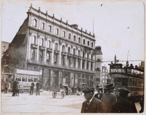 The shell of the Imperial Hotel on 16 May 1916, after the Rising, with the empty flagpole to the right of the building clearly visible. (RIA)