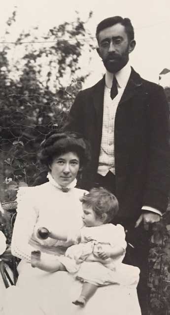 James Connor (1879–1916) and his wife, Eleonore, with their daughter Bertha, c. 1910. (Alan Winter))